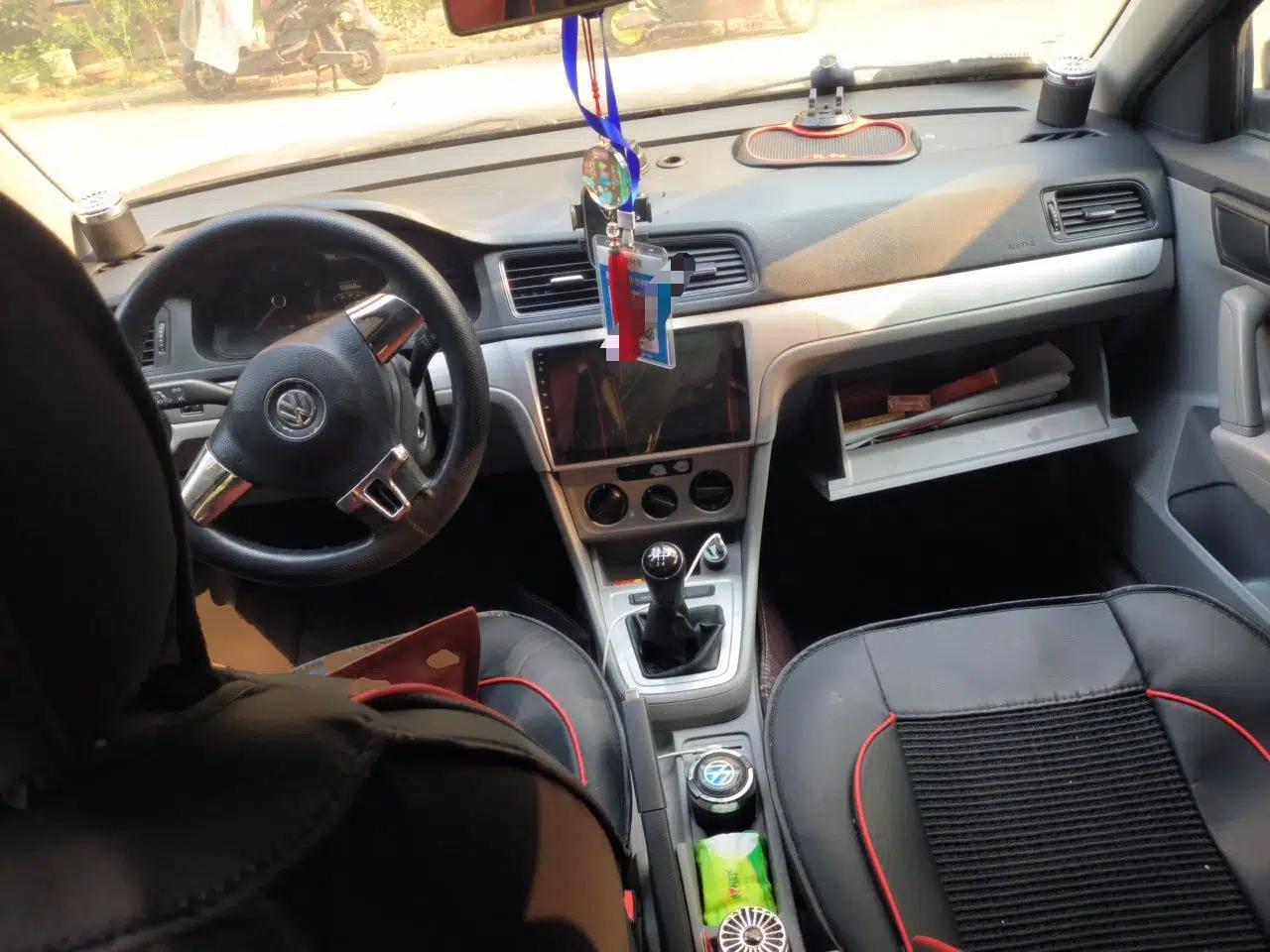 Volkswagen Lavida 2013 1.6L Manual Fashion Edition — миниатюра 9