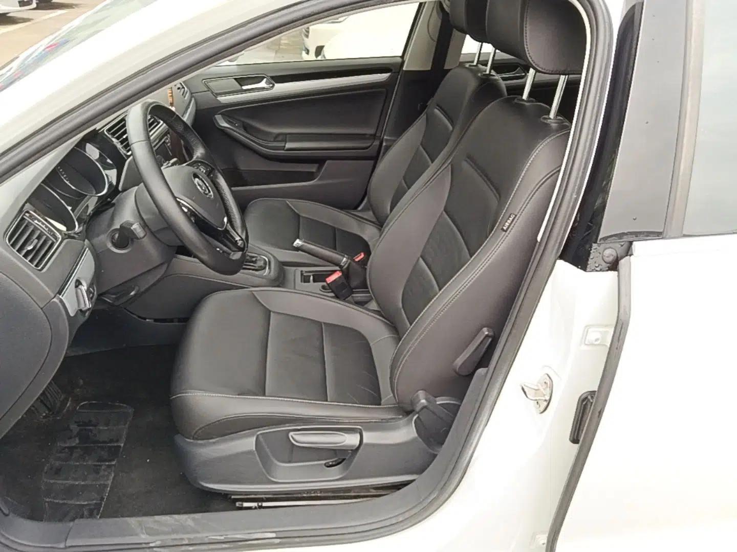 Volkswagen Sagitar 2018 280TSI DSG Ignite Edition — миниатюра 17