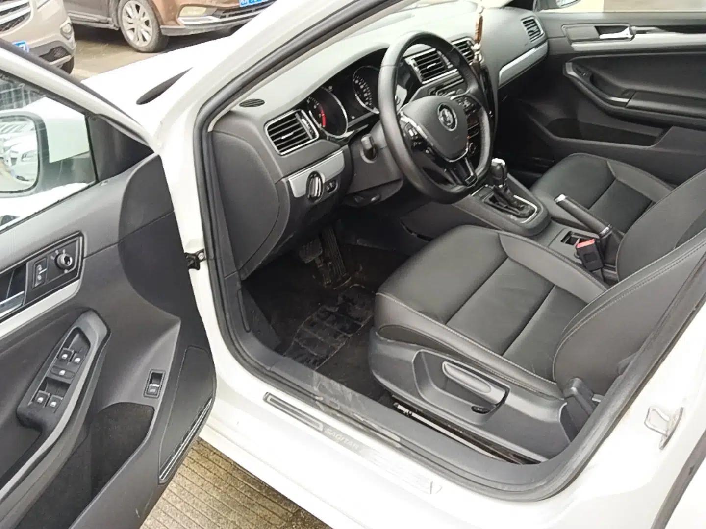 Volkswagen Sagitar 2018 280TSI DSG Ignite Edition — миниатюра 18