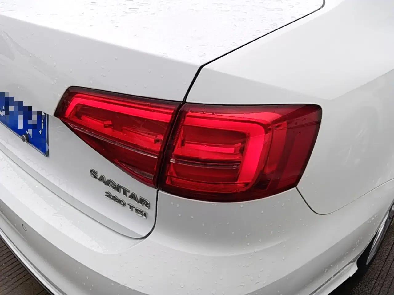 Volkswagen Sagitar 2018 280TSI DSG Ignite Edition — миниатюра 9