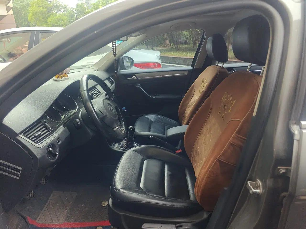 Volkswagen Bora 2013 1.6L Manual Comfort Model — миниатюра 15