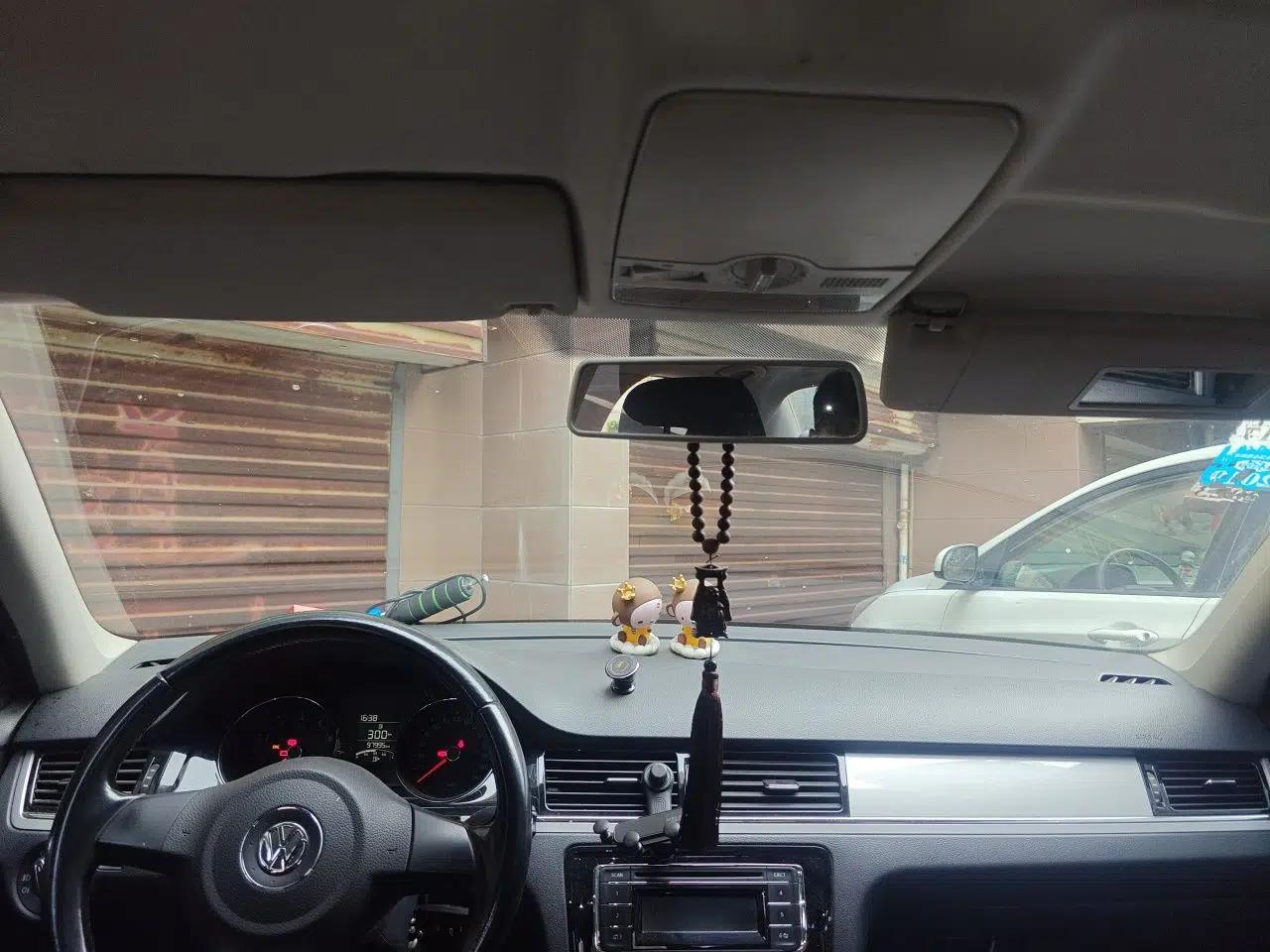 Volkswagen Bora 2013 1.6L Manual Comfort Model — миниатюра 18