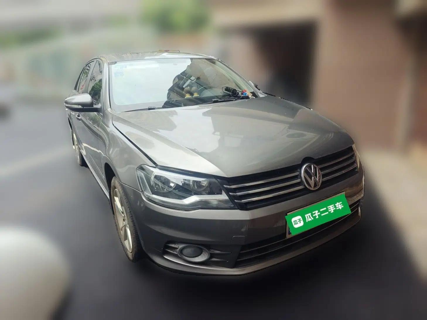 Volkswagen Bora 2013 1.6L Manual Comfort Model — миниатюра 3