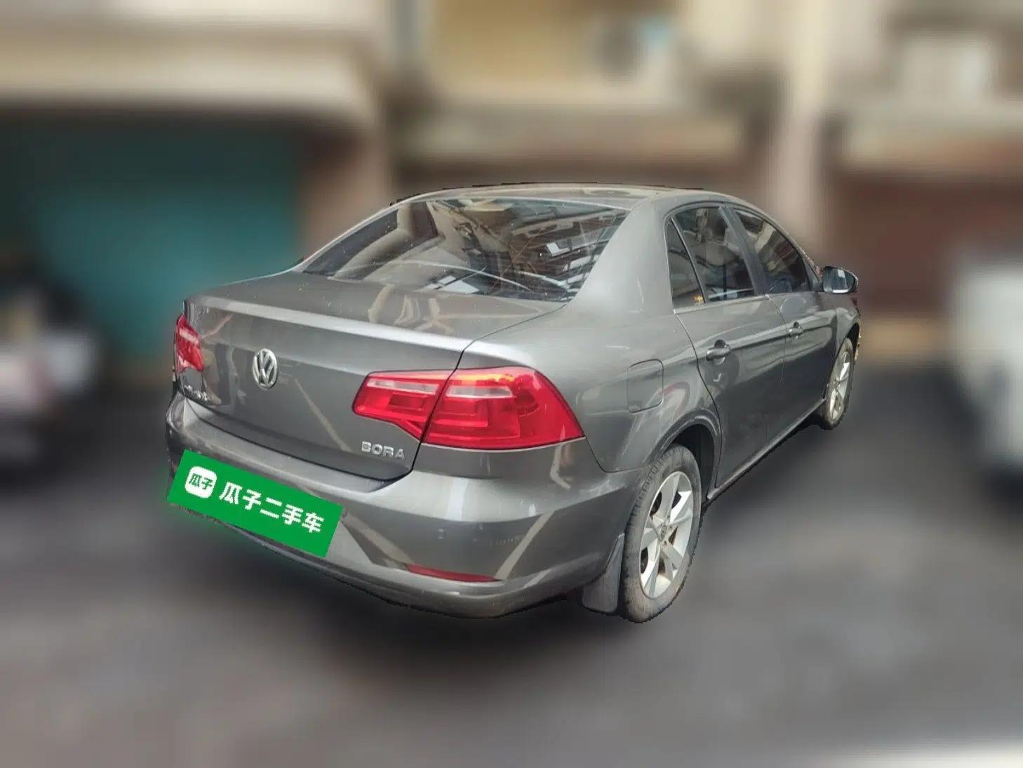 Volkswagen Bora 2013 1.6L Manual Comfort Model — миниатюра 6