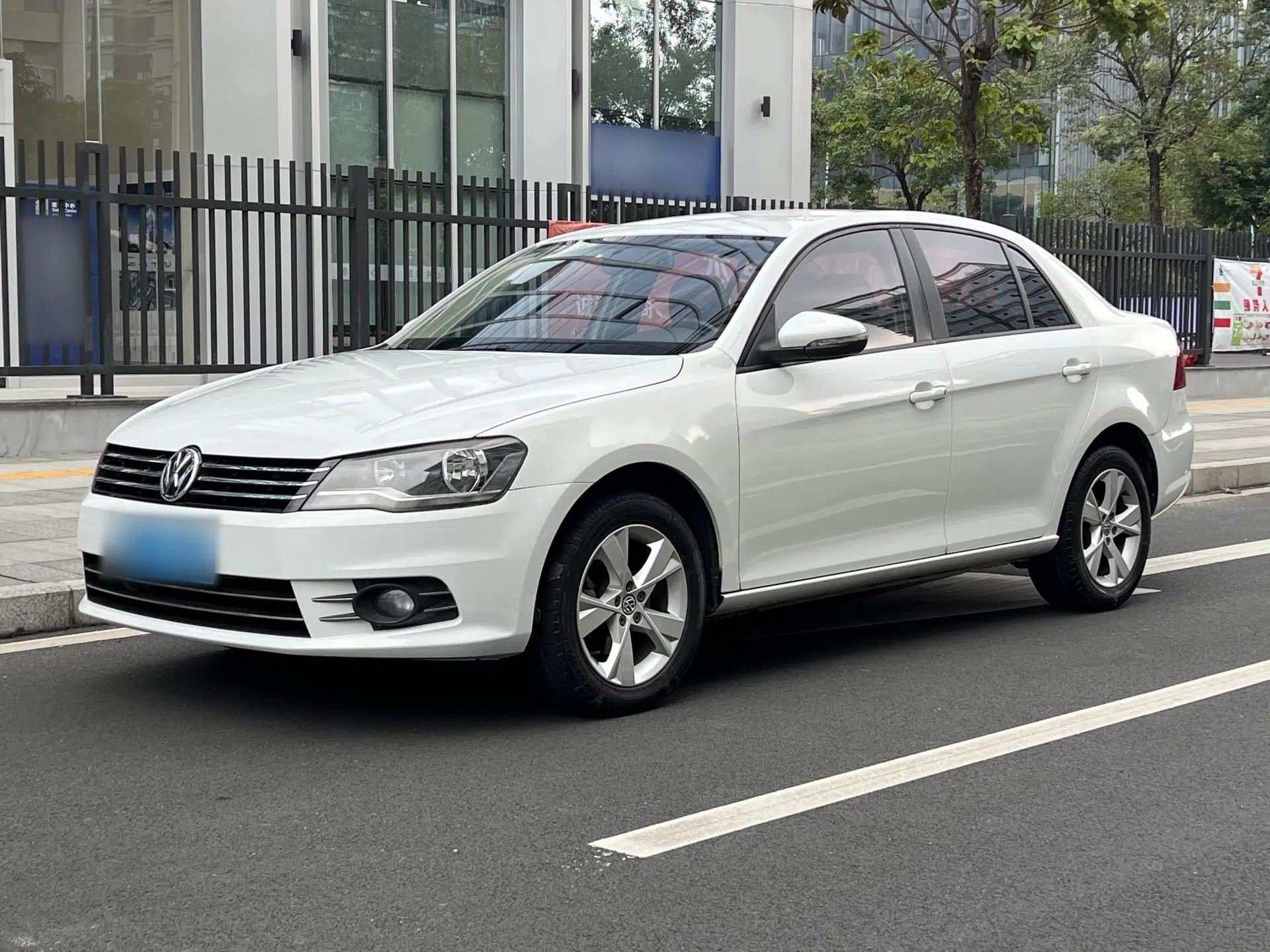 Volkswagen Bora 2015 Qihui Edition 1.6L Automatic Fashion Model — миниатюра 1
