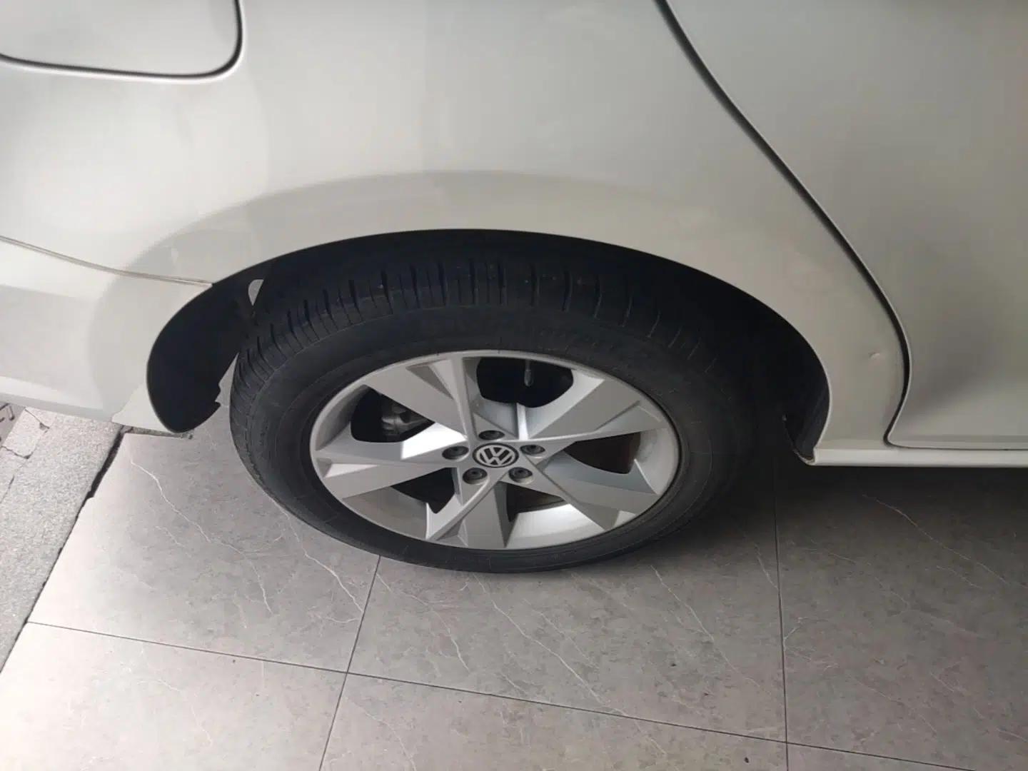 Volkswagen Bora 2015 Qihui Edition 1.6L Automatic Fashion Model — миниатюра 11