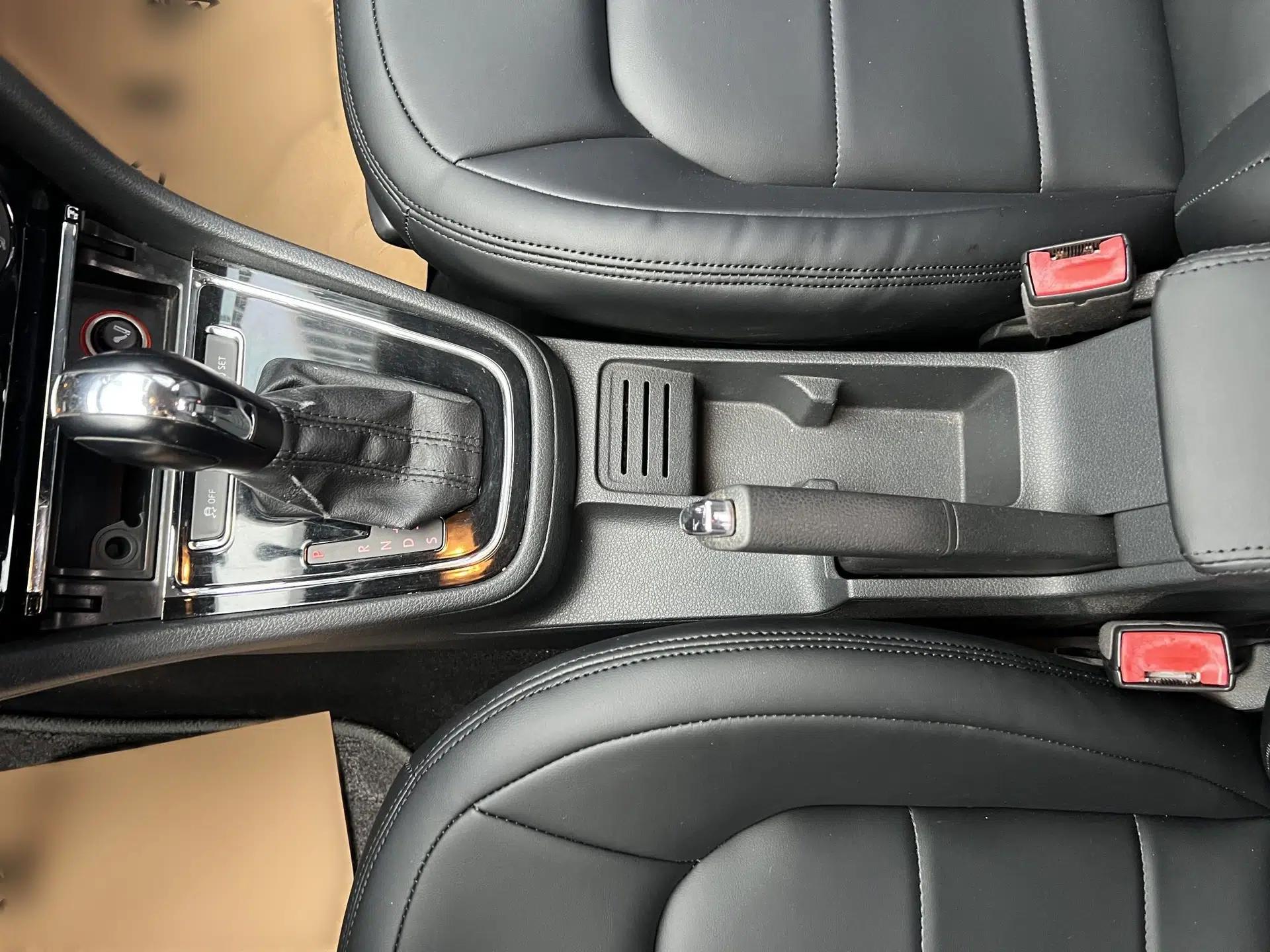 Volkswagen Bora 2015 Qihui Edition 1.6L Automatic Fashion Model — миниатюра 23