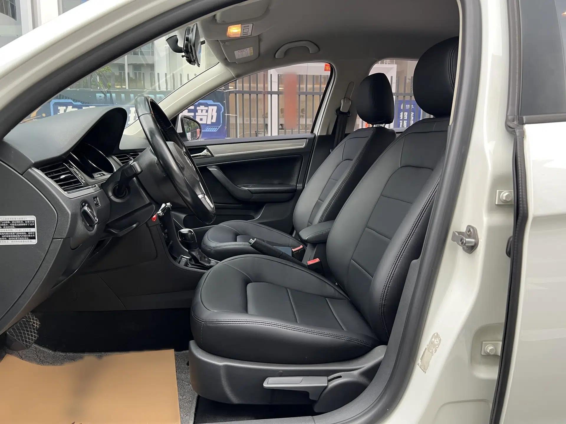 Volkswagen Bora 2015 Qihui Edition 1.6L Automatic Fashion Model — миниатюра 30