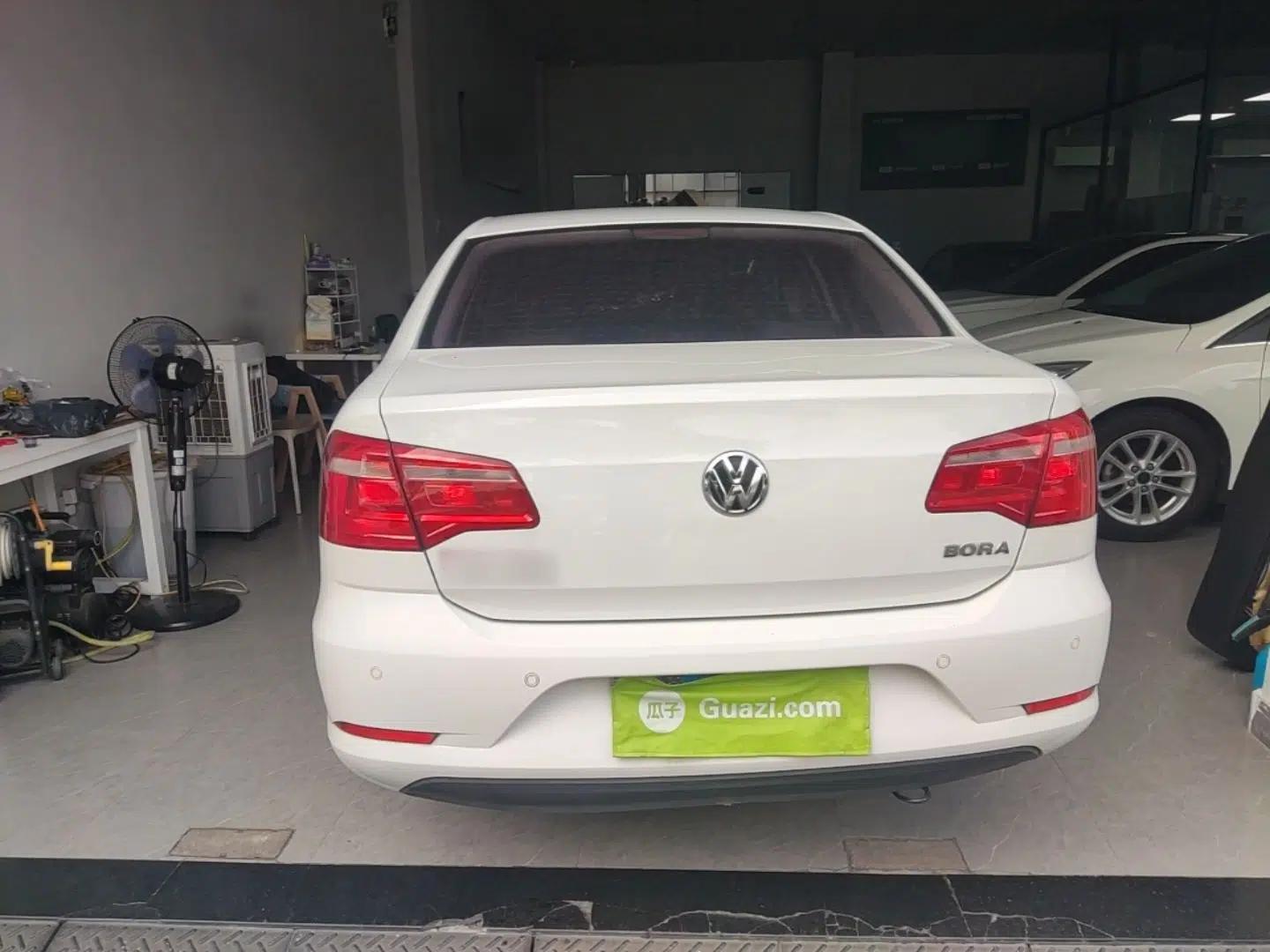 Volkswagen Bora 2015 Qihui Edition 1.6L Automatic Fashion Model — миниатюра 5