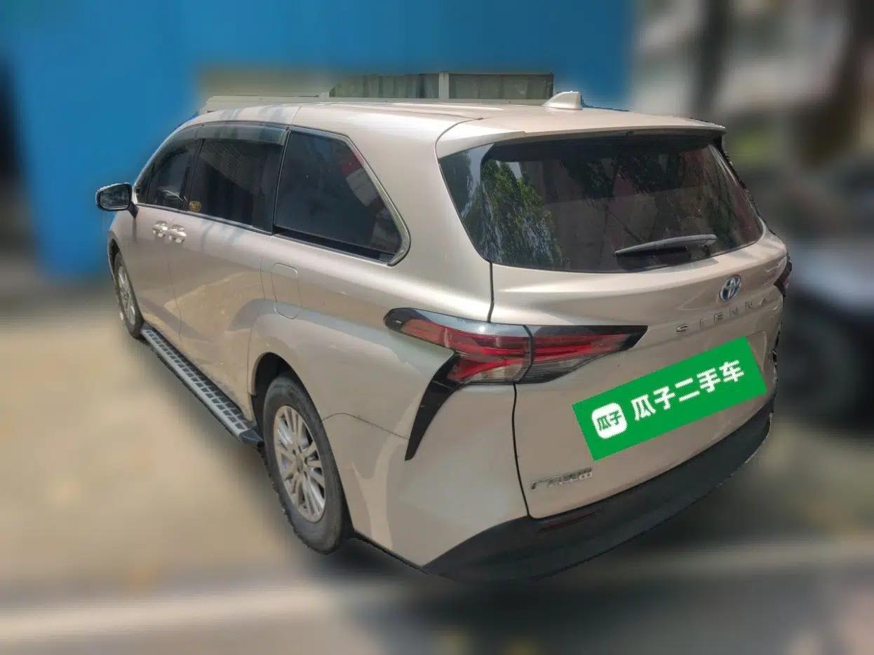 Toyota SIENNA 2021 2.5L Hybrid Comfort Edition — миниатюра 4