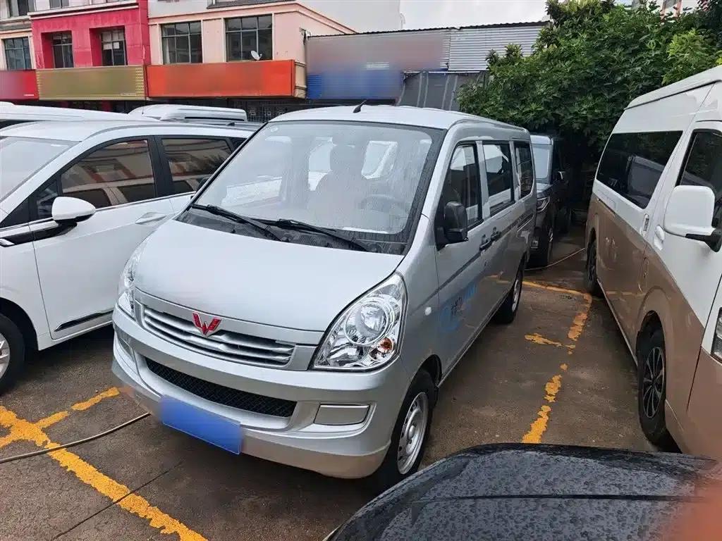 Wuling Rongguang S 2023 1.5L Basic Model 5/7 Seats — миниатюра 1