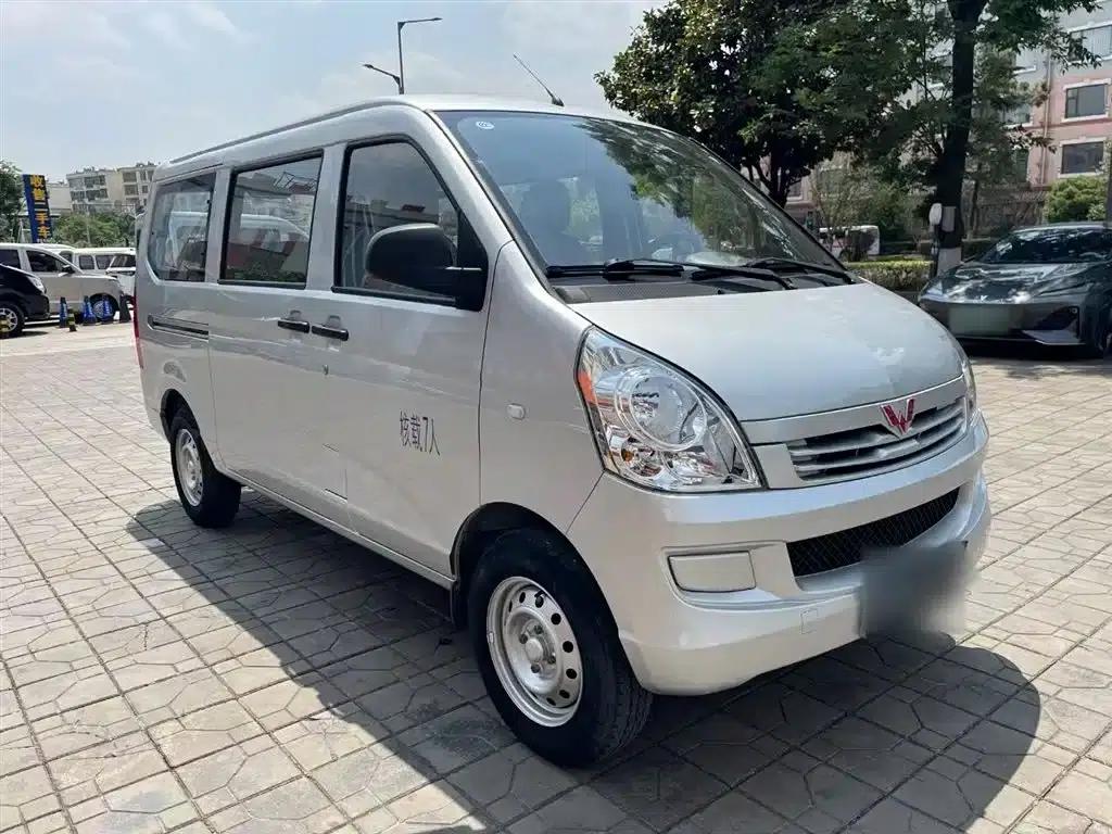 Wuling Rongguang S 2023 1.5L Basic Model 5/7 Seats — миниатюра 8