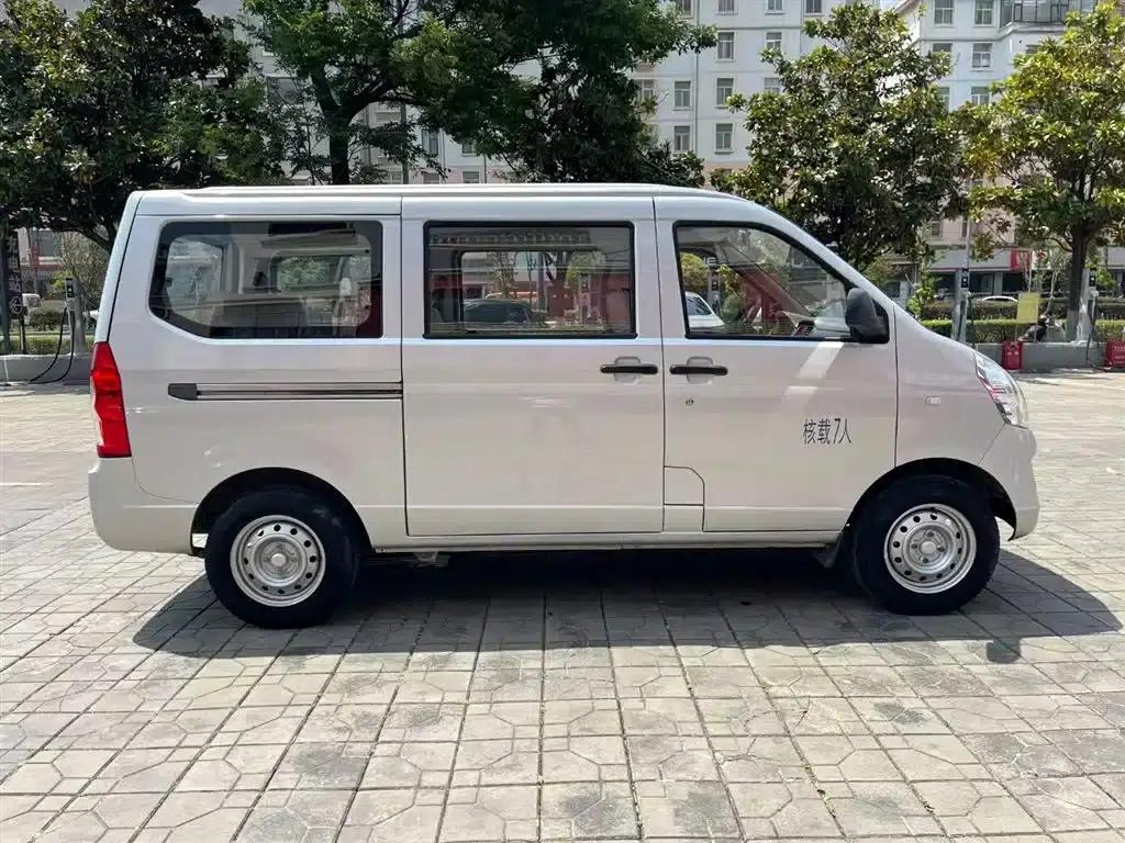 Wuling Rongguang S 2023 1.5L Basic Model 5/7 Seats — миниатюра 9