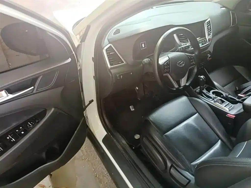 Tucson 2015 1.6T Dual-Clutch Two-Wheel Drive Intelligent Model — миниатюра 16