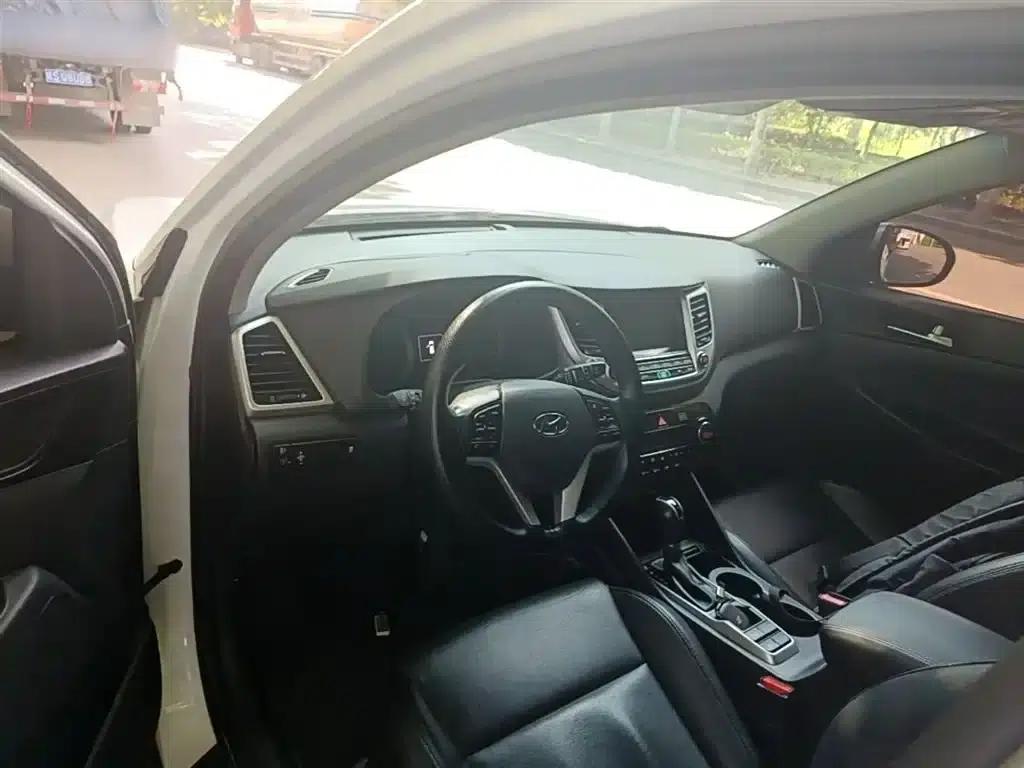 Tucson 2015 1.6T Dual-Clutch Two-Wheel Drive Intelligent Model — миниатюра 10