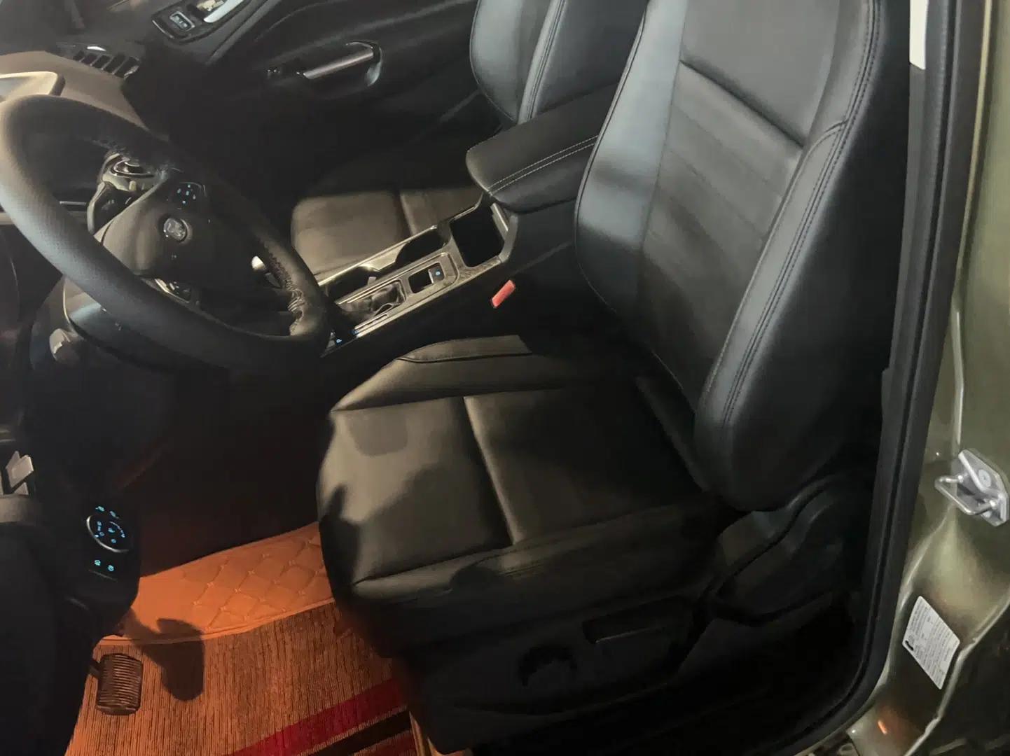 Ford Kuga 2017 EcoBoost 180 Two-Wheel-Drive Elite Trim — миниатюра 13