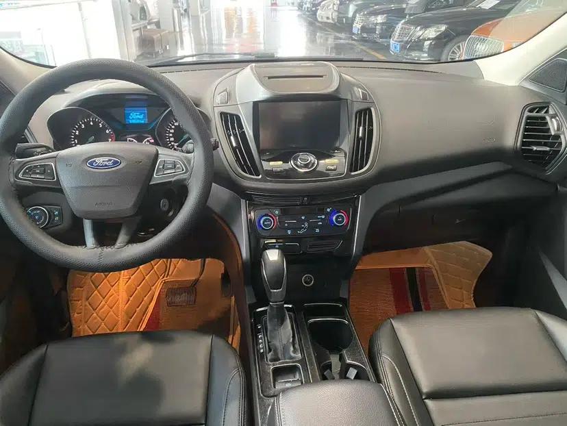 Ford Kuga 2017 EcoBoost 180 Two-Wheel-Drive Elite Trim — миниатюра 17