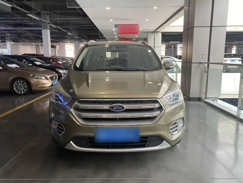 Ford Kuga 2017 EcoBoost 180 Two-Wheel-Drive Elite Trim — миниатюра 4
