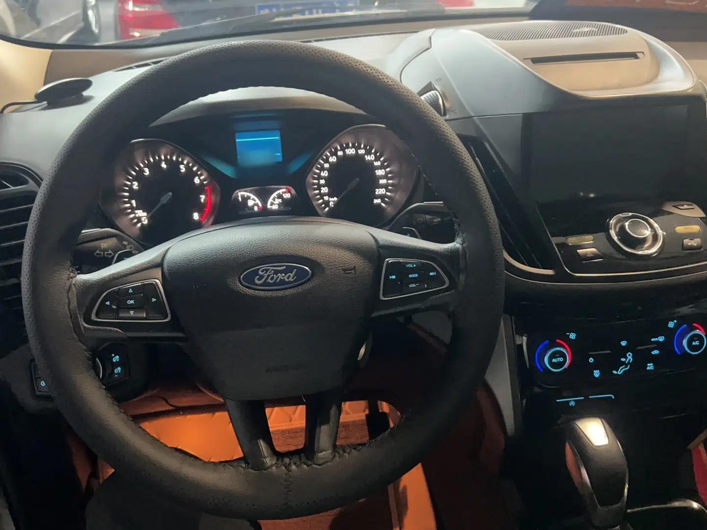 Ford Kuga 2017 EcoBoost 180 Two-Wheel-Drive Elite Trim — миниатюра 8