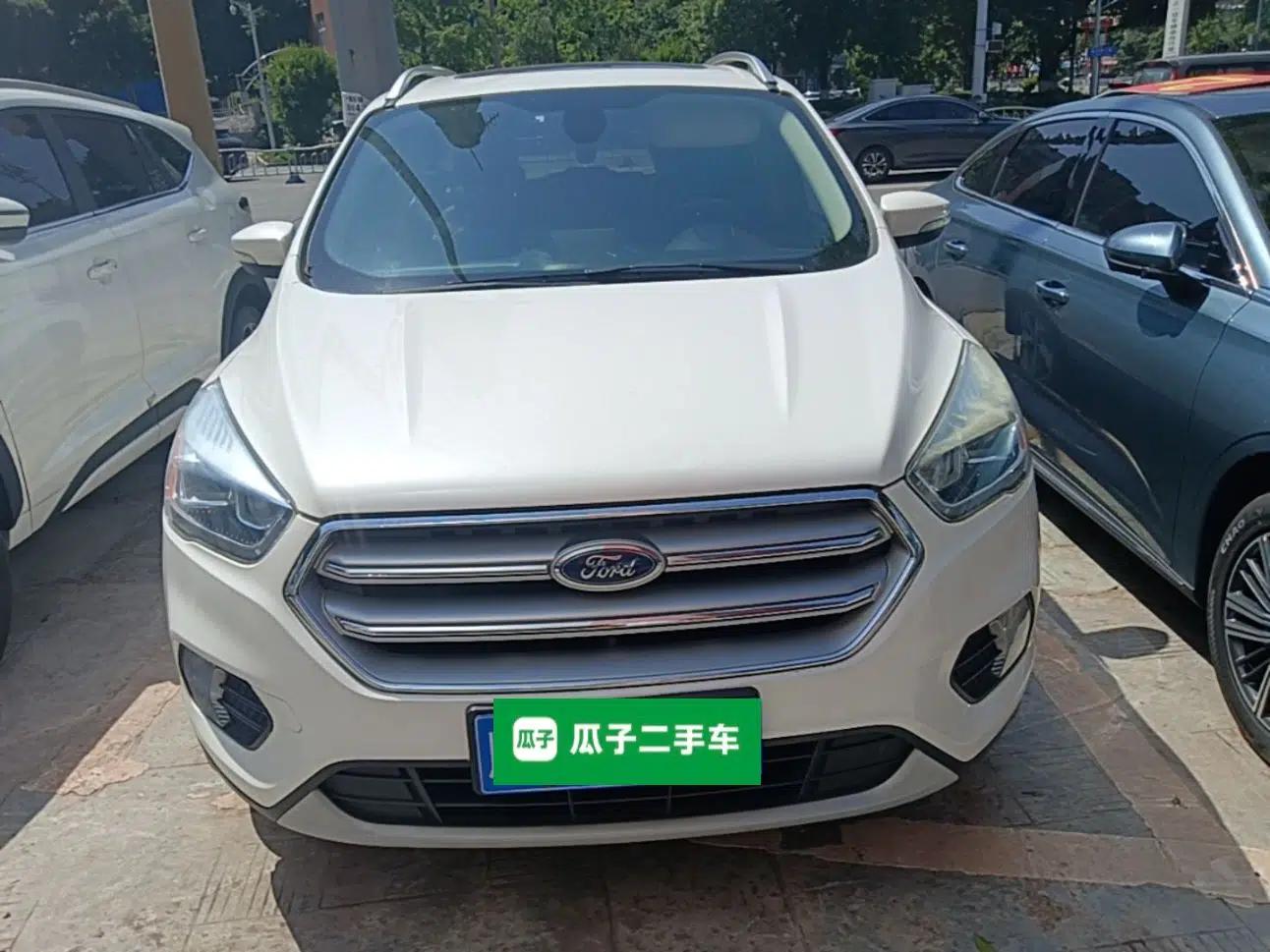 Ford Kuga 2018 EcoBoost 180 Two-Wheel-Drive Platinum Edition — миниатюра 2