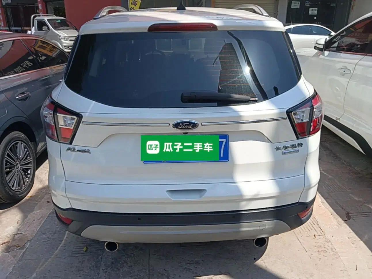 Ford Kuga 2018 EcoBoost 180 Two-Wheel-Drive Platinum Edition — миниатюра 5