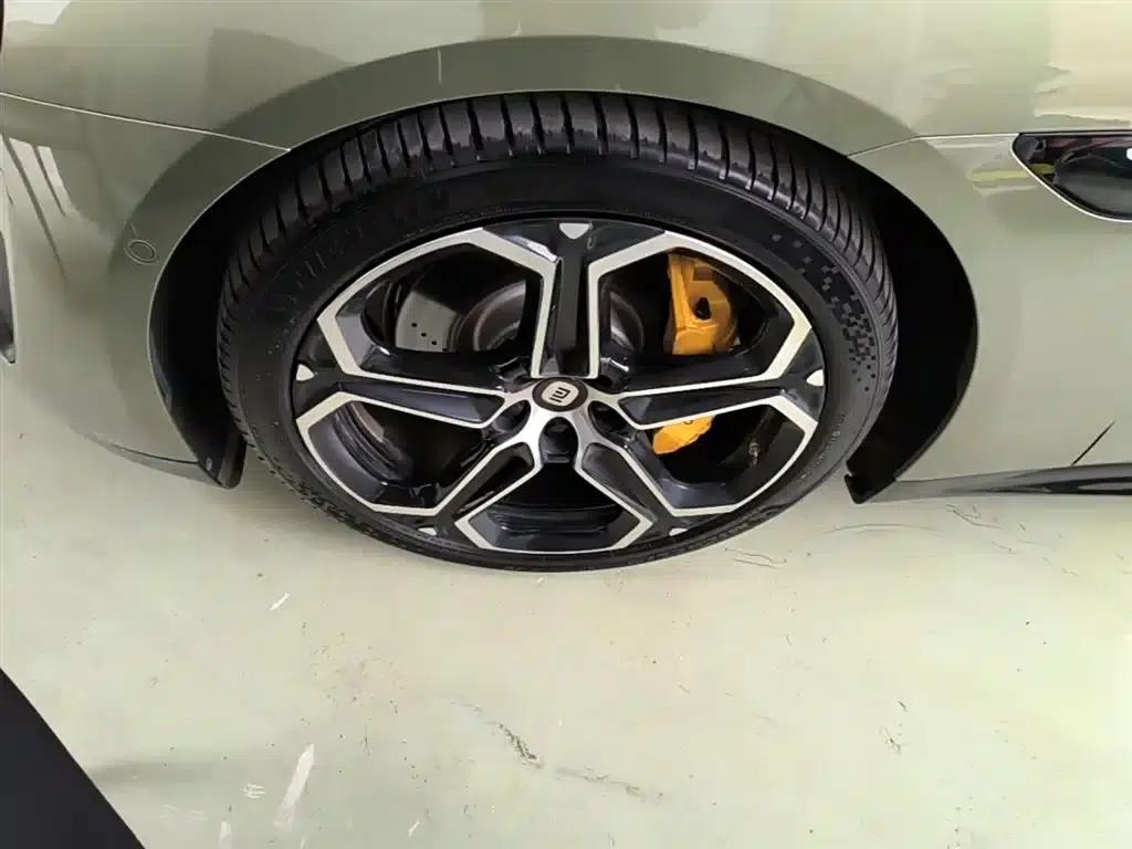 Xiaomi SU7 2024 All-Wheel Drive Long Range High-End Intelligent Driving Max Edition — миниатюра 23