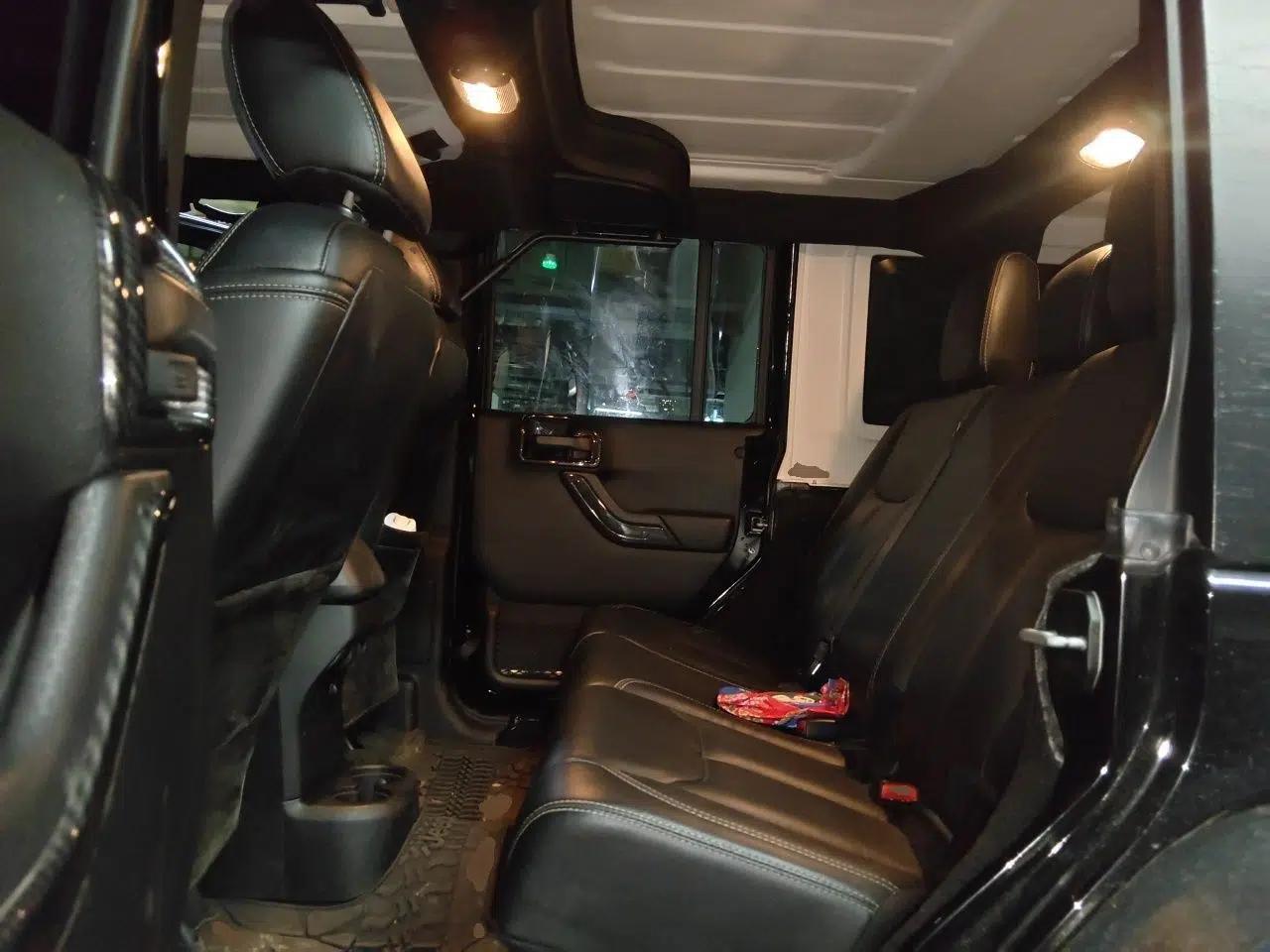 Jeep Wrangler 2017 3.6L Rubicon Four-Door Comfort Edition — миниатюра 17