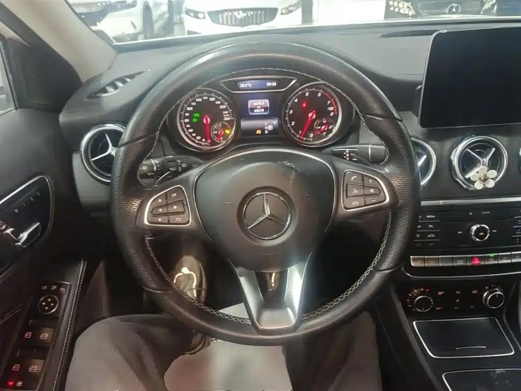 2017 Mercedes-Benz GLA 220 4MATIC Fashion Edition — миниатюра 11