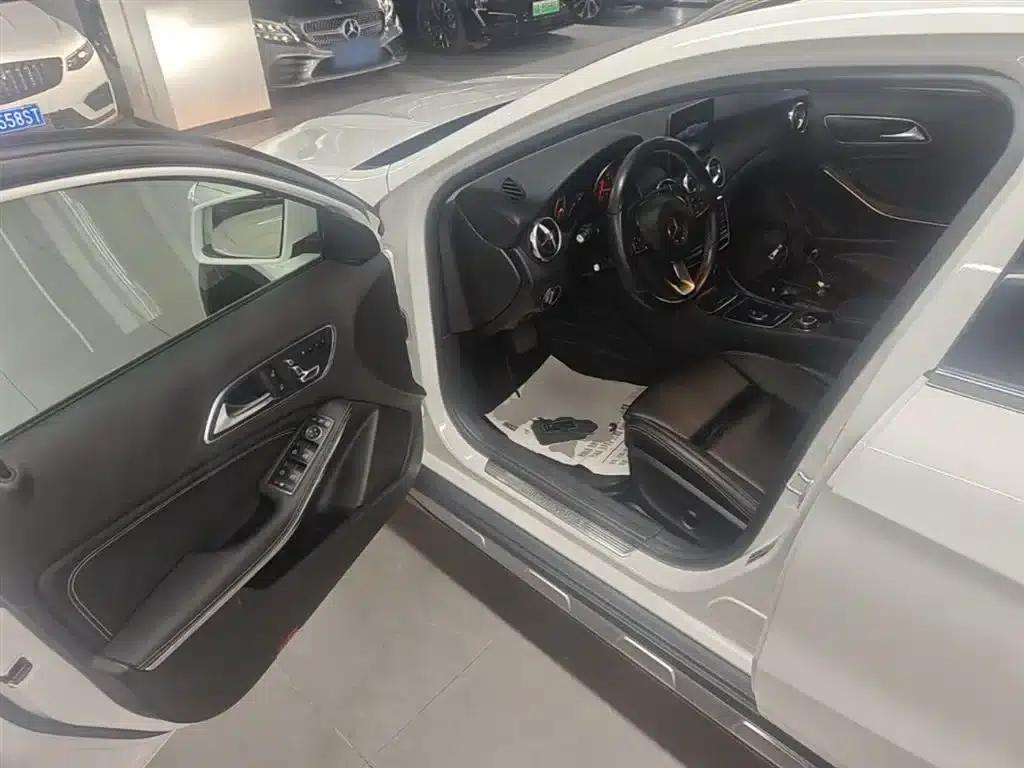 2017 Mercedes-Benz GLA 220 4MATIC Fashion Edition — миниатюра 16