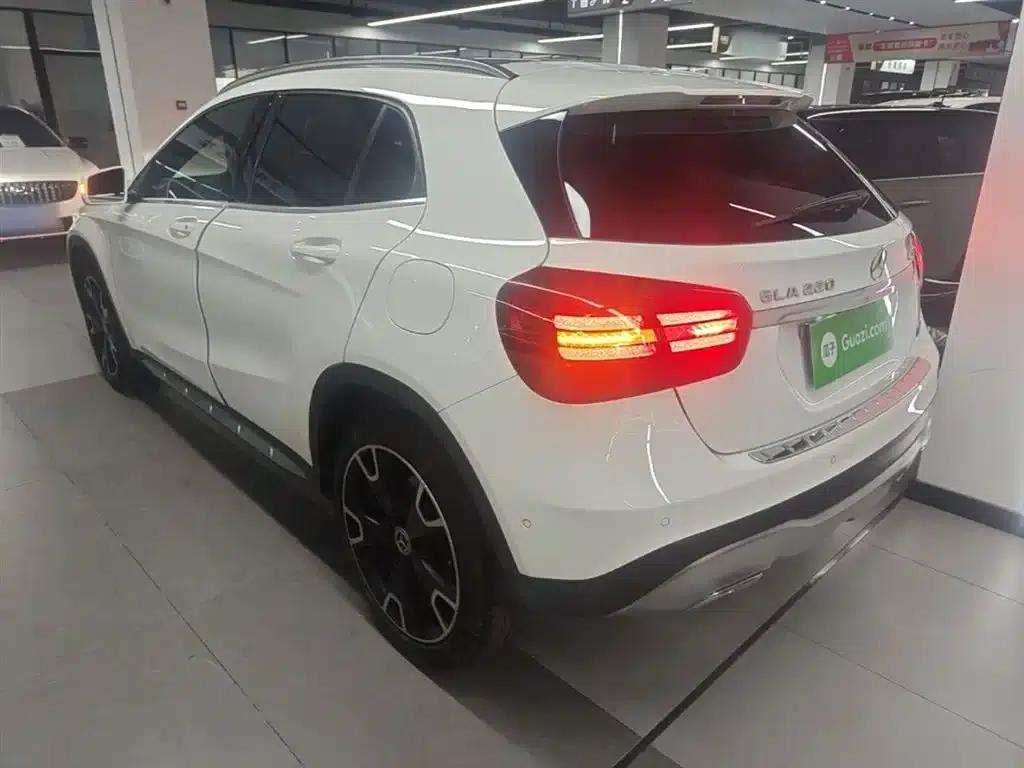 2017 Mercedes-Benz GLA 220 4MATIC Fashion Edition — миниатюра 5
