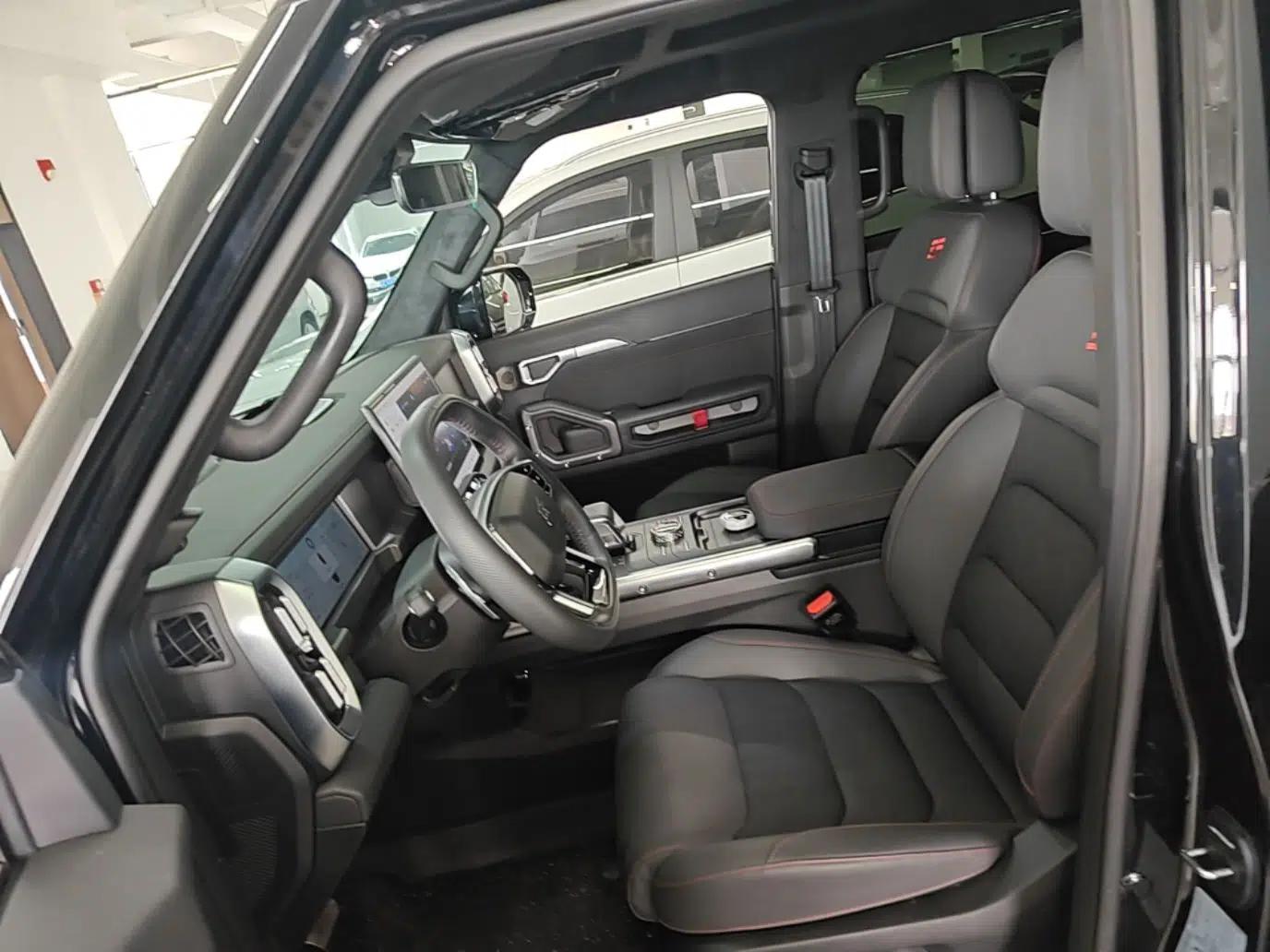 JETOUR Traveler 2024 2.0T All-Wheel-Drive Silver Dragon Wings — миниатюра 17