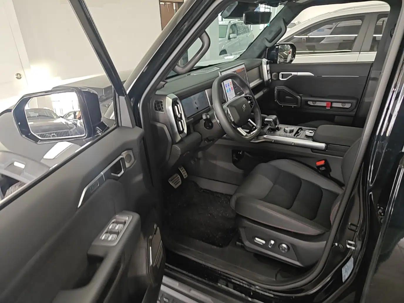 JETOUR Traveler 2024 2.0T All-Wheel-Drive Silver Dragon Wings — миниатюра 18
