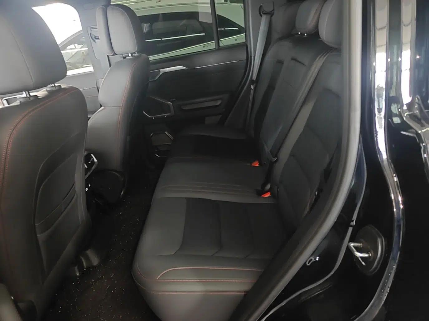 JETOUR Traveler 2024 2.0T All-Wheel-Drive Silver Dragon Wings — миниатюра 20