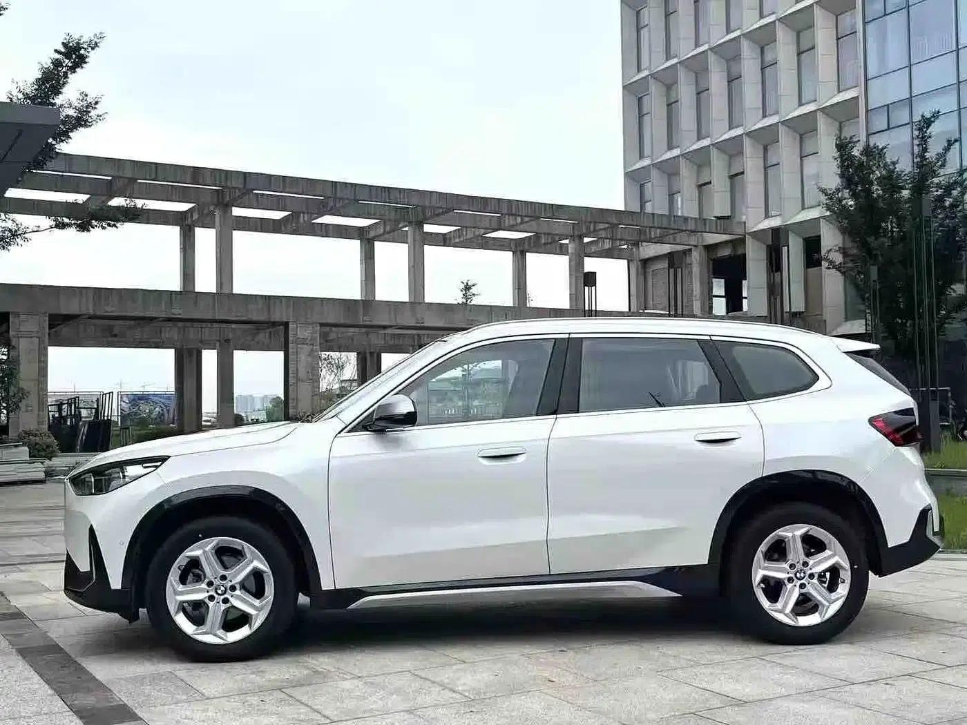 2023 BMW X1 sDrive20Li X Design Package — миниатюра 9