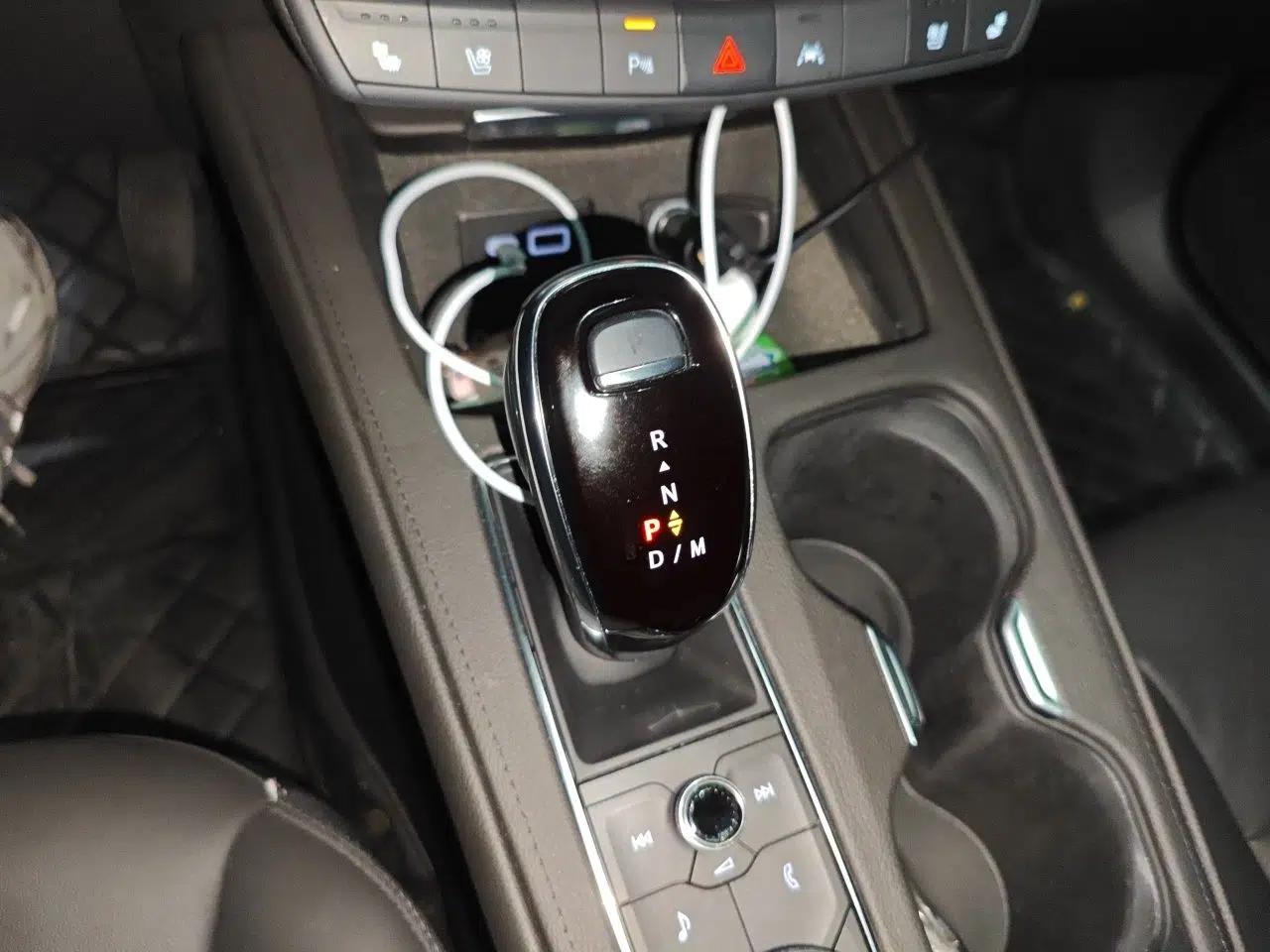 Cadillac XT4 2023 28T Two-Wheel Drive Prestige Version — миниатюра 11