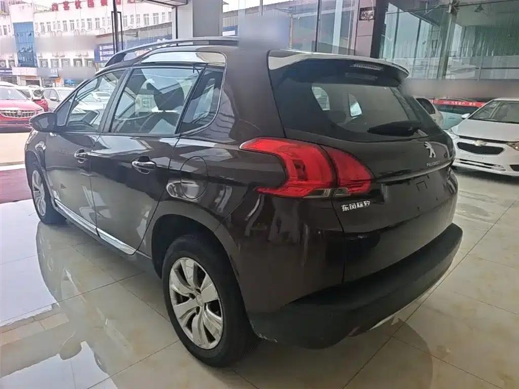 Peugeot 2008 2014 Model 1.6L Automatic Fashion Edition — миниатюра 5