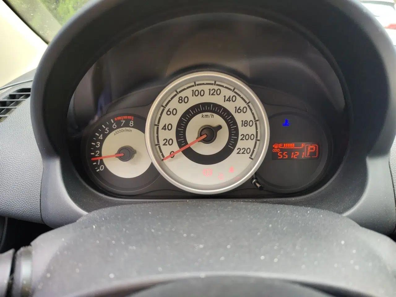 Mazda 2 2008 1.3L Automatic Standard Edition — миниатюра 11