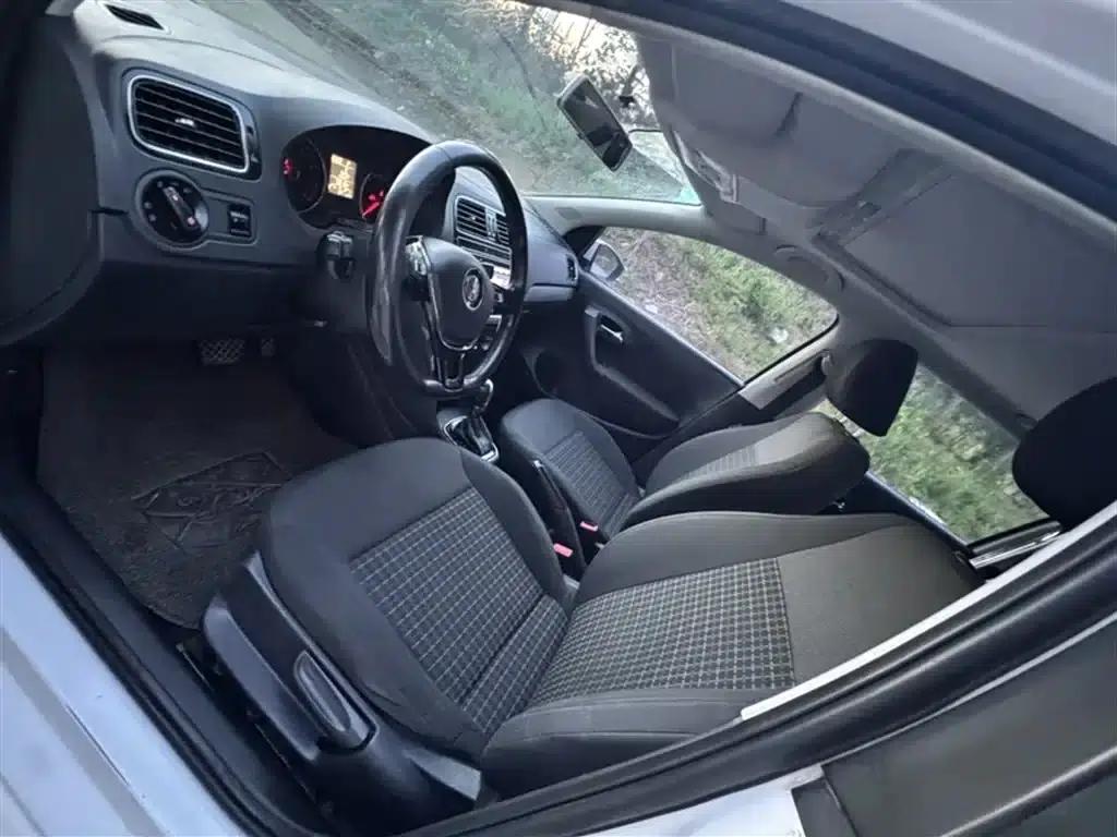 2016 Polo 1.6L Automatic Comfort Model — миниатюра 8