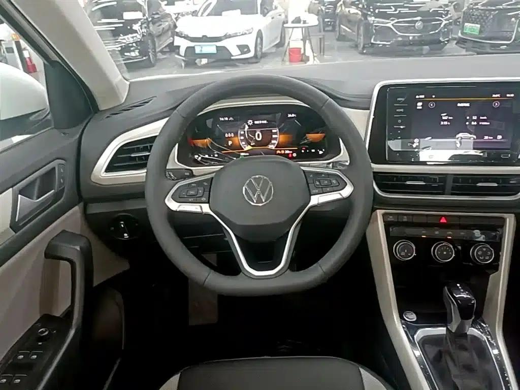 T-ROC 2025 Facelift II 280TSI DSG 2WD Time Edition — миниатюра 11