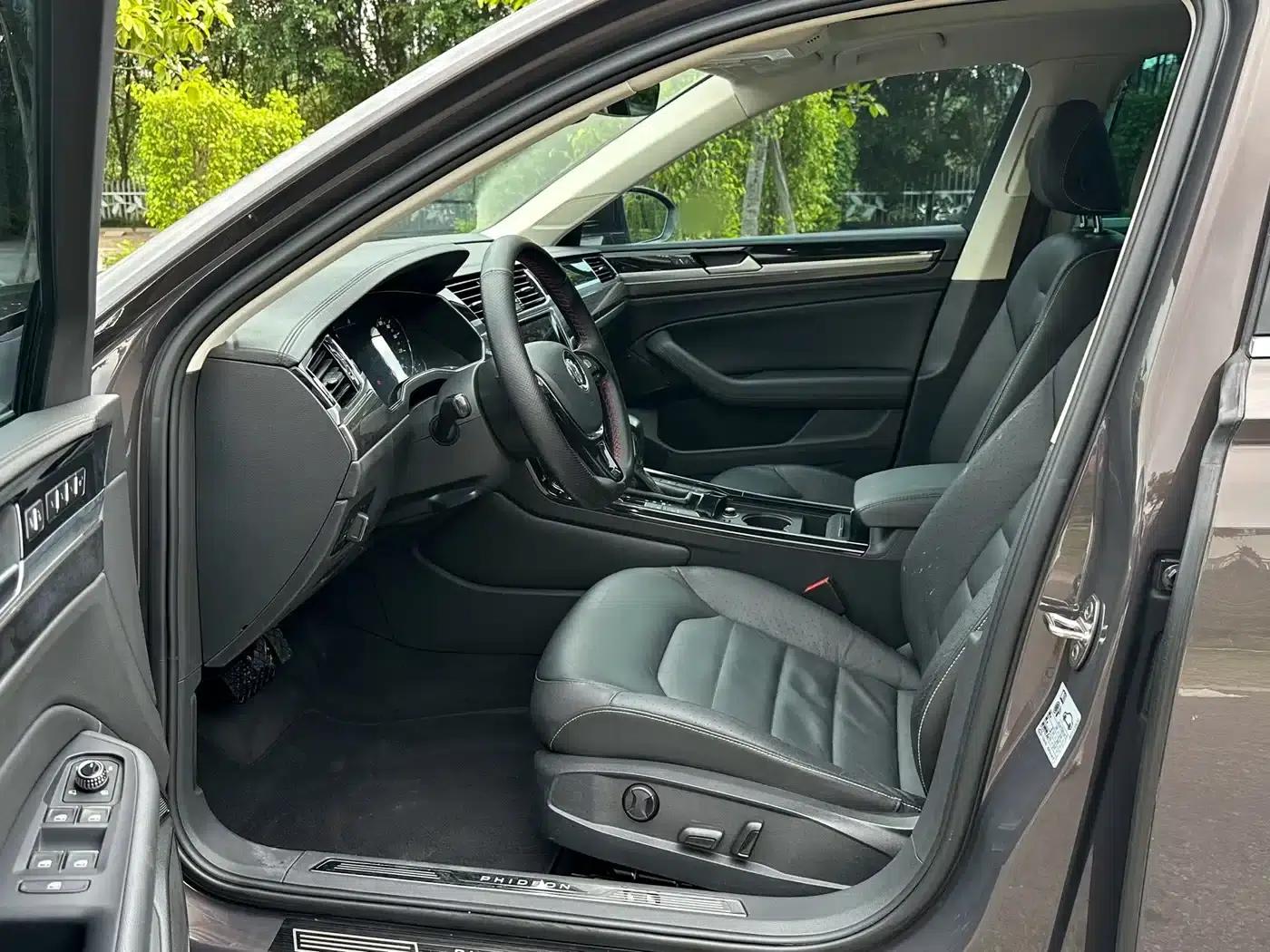 Phideon 2018 Facelift 380TSI 2WD Business Edition — миниатюра 6