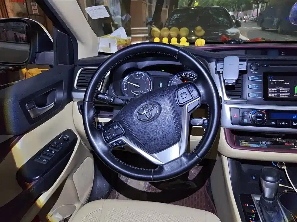 2015 Highlander 2.0T AWD Luxury 7-seater — миниатюра 3