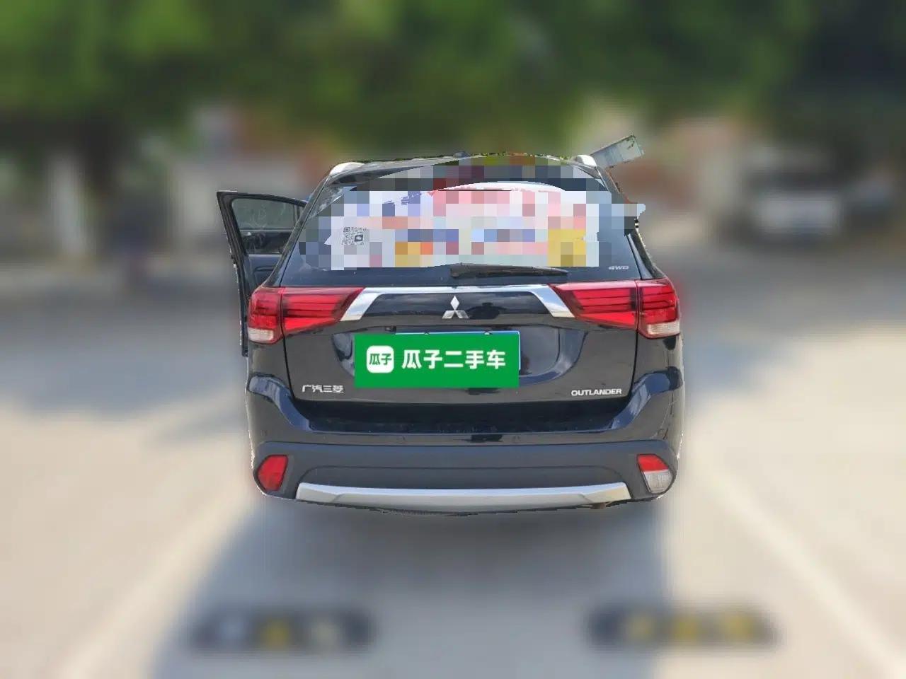 Mitsubishi Outlander 2016 2.4L 4x4 Elite Edition 5 Seats — миниатюра 5