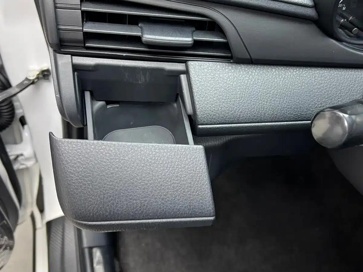 YARiS L 2021 Model YARiS X 1.5L CVT Leading Edition — миниатюра 11