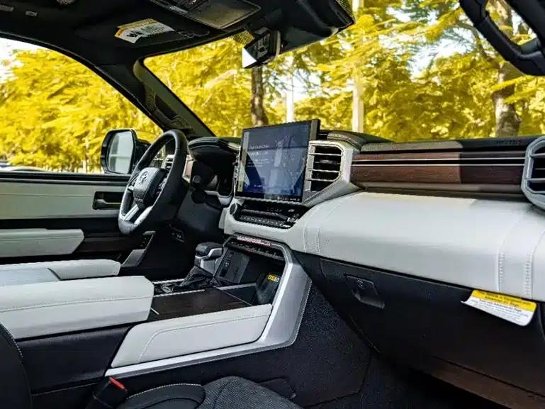 Sequoia 2025 3.5L Top Edition — миниатюра 8