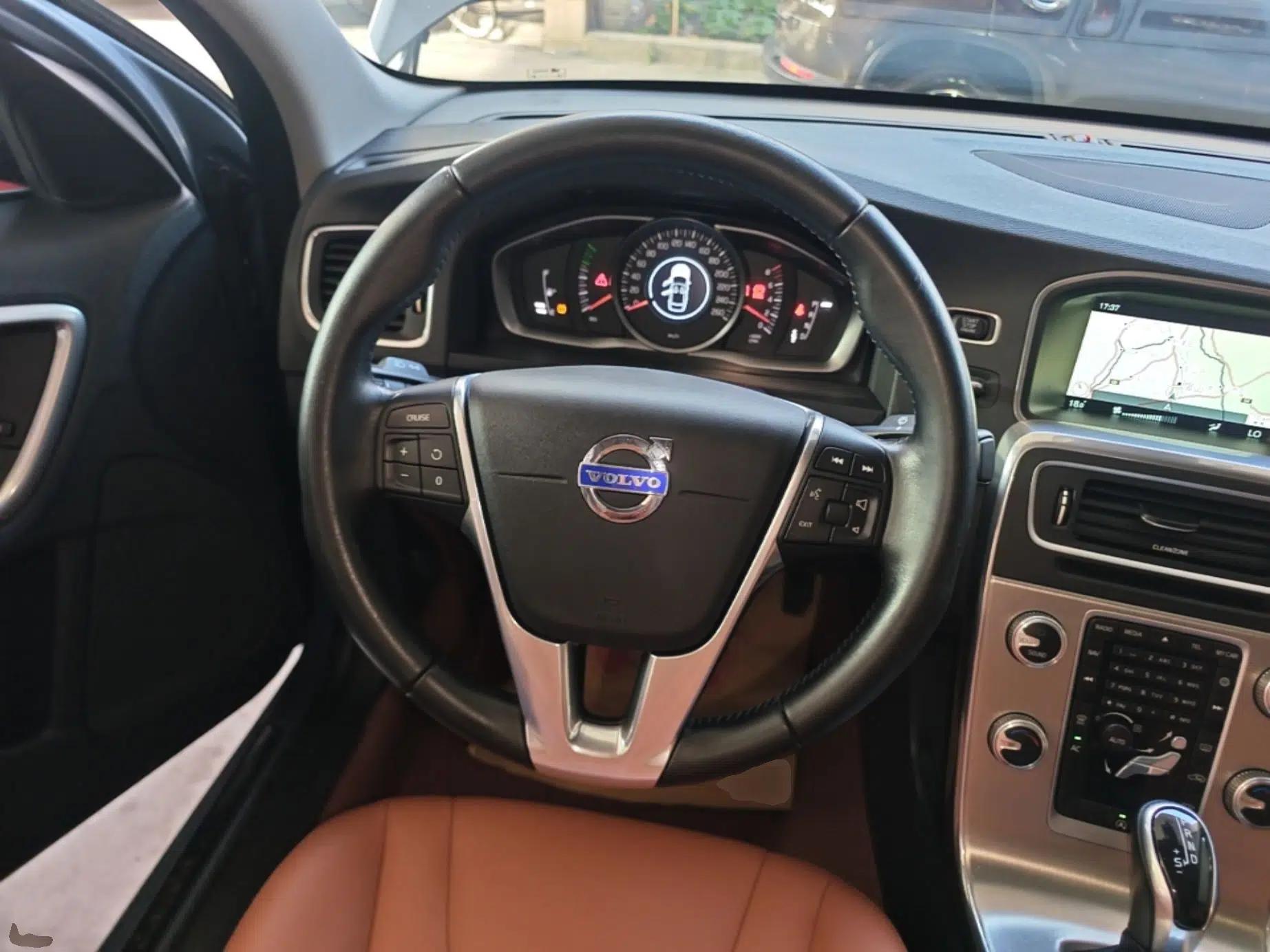 Volvo S60 2017 S60L T3 Smart Upgrade Edition — миниатюра 13