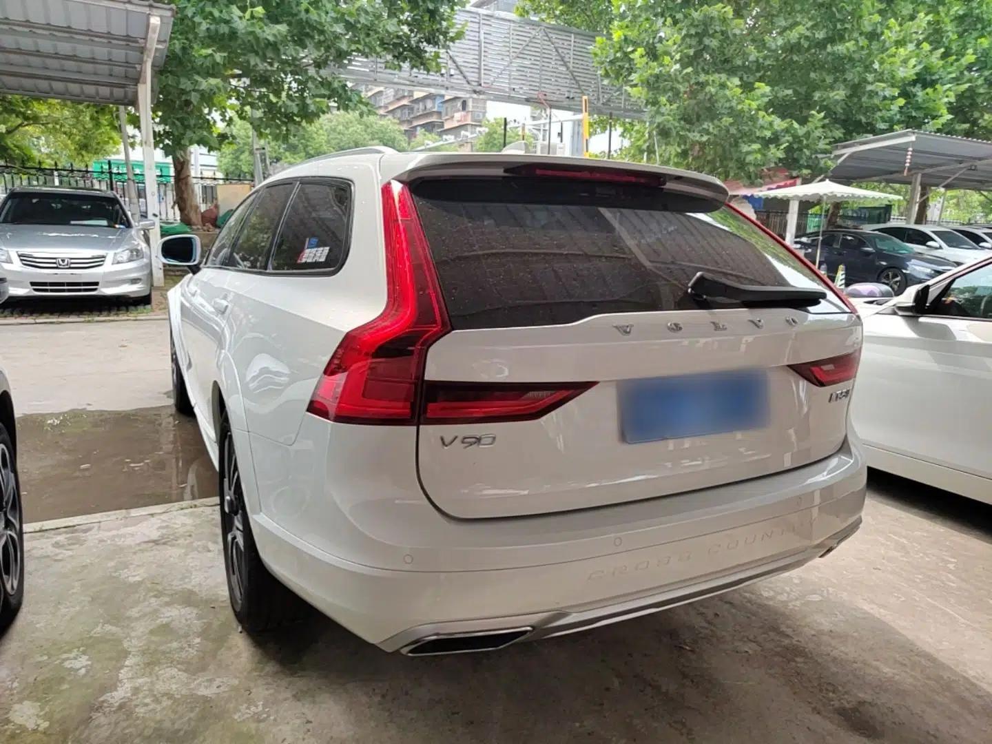 Volvo V90 2020 Facelifted Cross Country T5 AWD Zhiyuan Edition — миниатюра 13