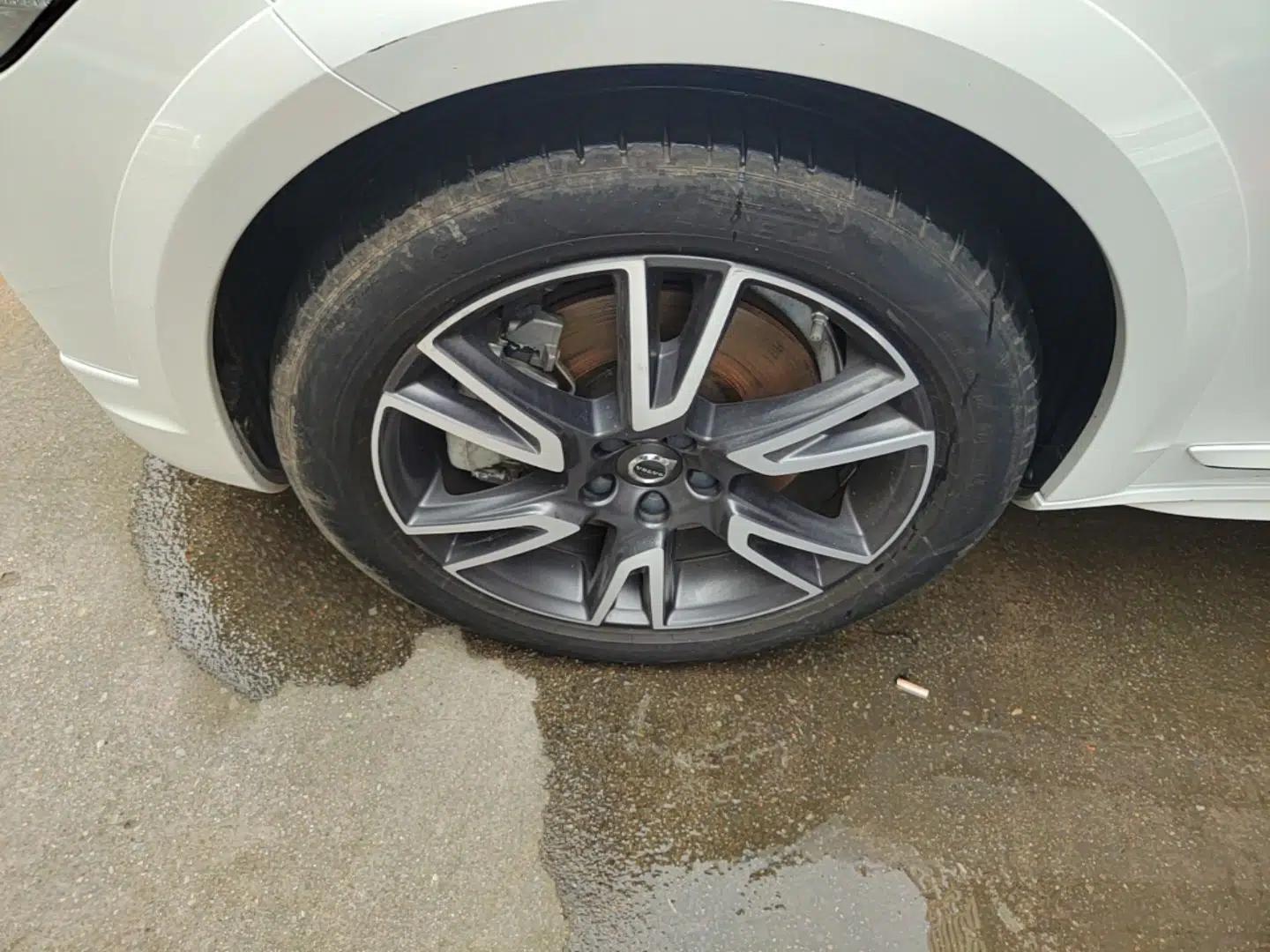 Volvo V90 2020 Facelifted Cross Country T5 AWD Zhiyuan Edition — миниатюра 15