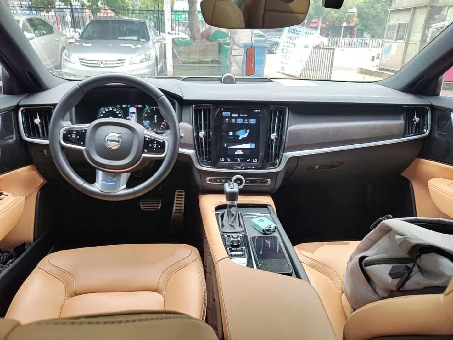 Volvo V90 2020 Facelifted Cross Country T5 AWD Zhiyuan Edition — миниатюра 17