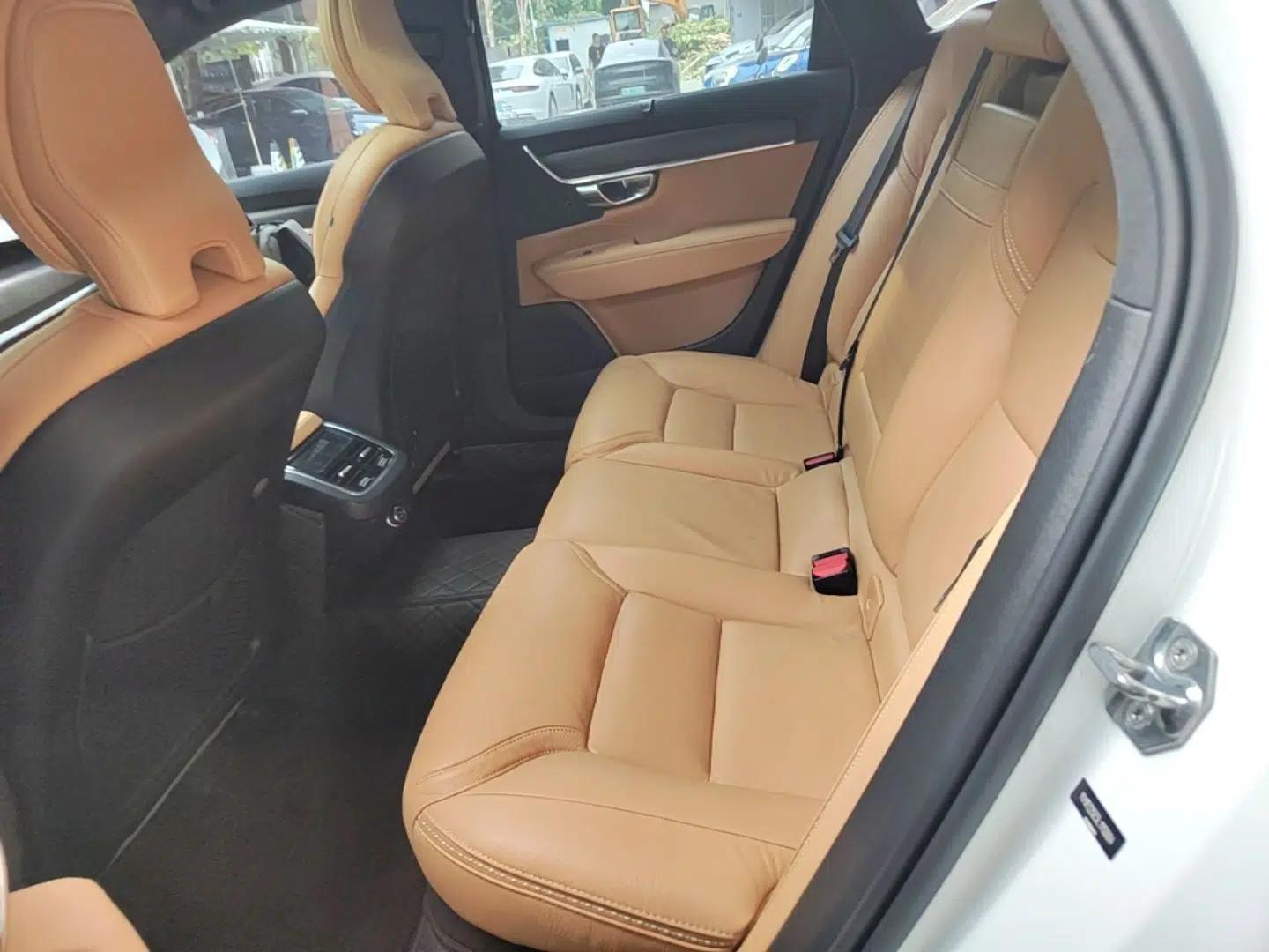 Volvo V90 2020 Facelifted Cross Country T5 AWD Zhiyuan Edition — миниатюра 25