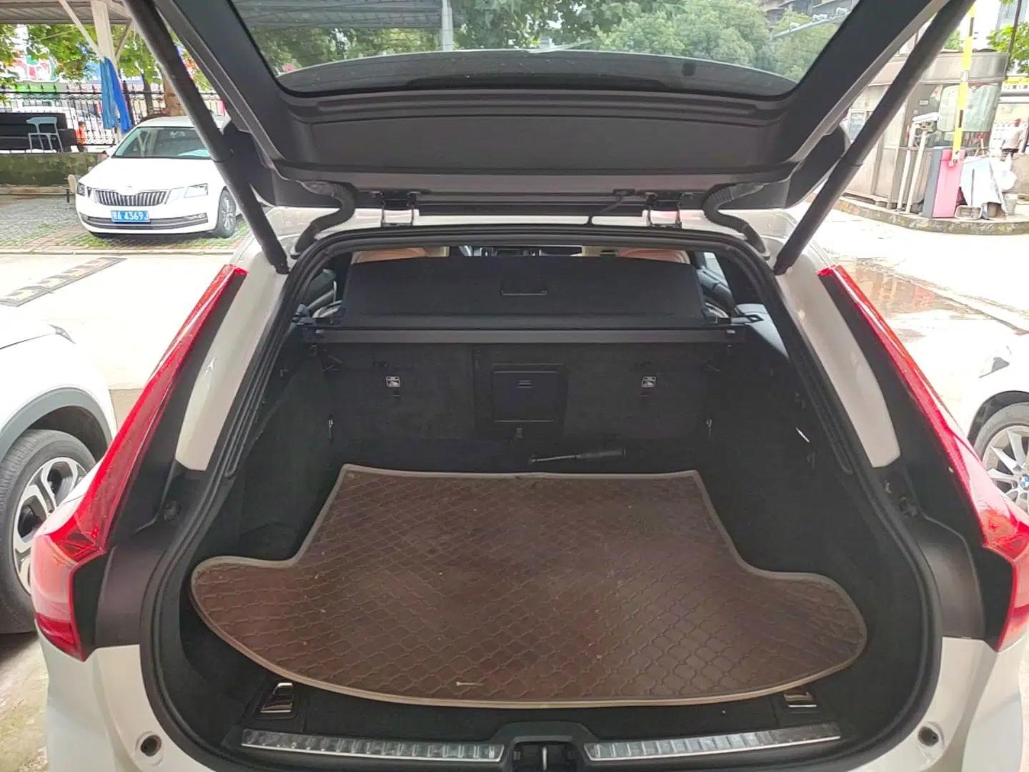 Volvo V90 2020 Facelifted Cross Country T5 AWD Zhiyuan Edition — миниатюра 27